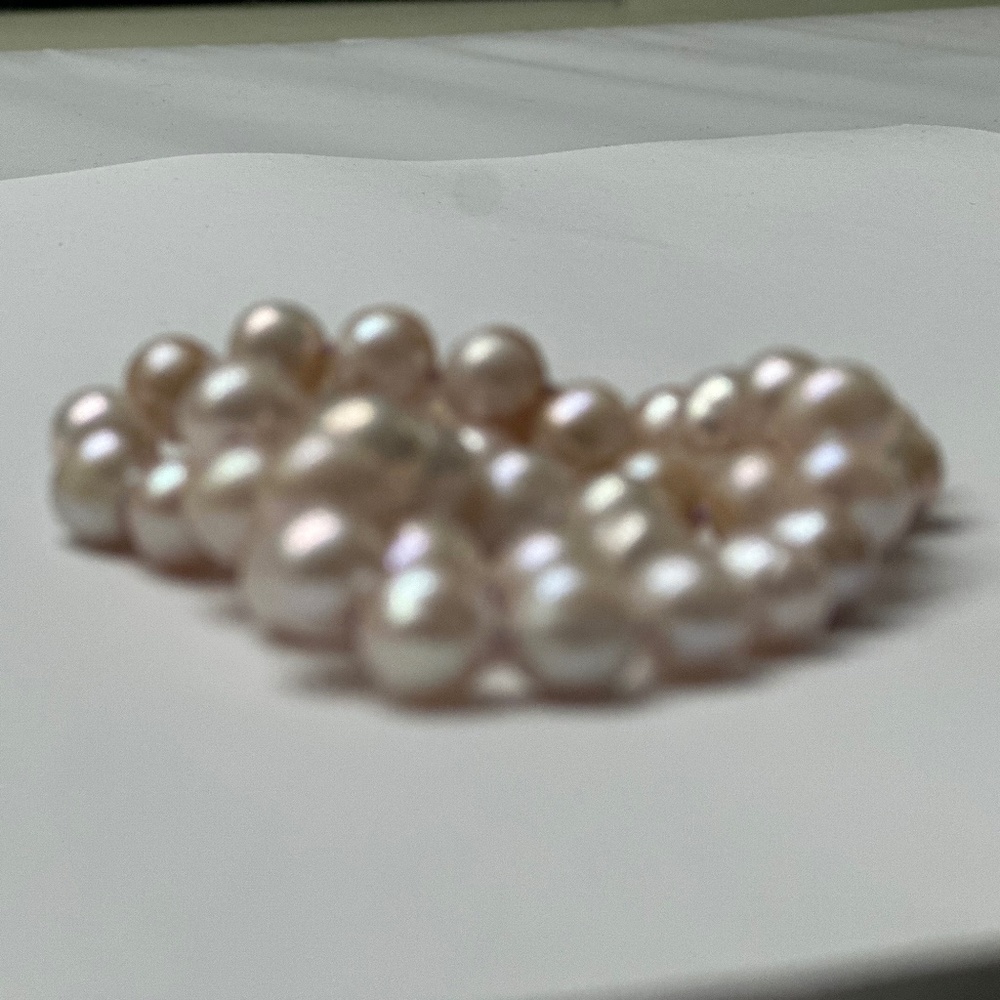 Soft PINK Pearl Necklace - Classic Elegance - Hand Knotted Strand - Picture 6 of 9